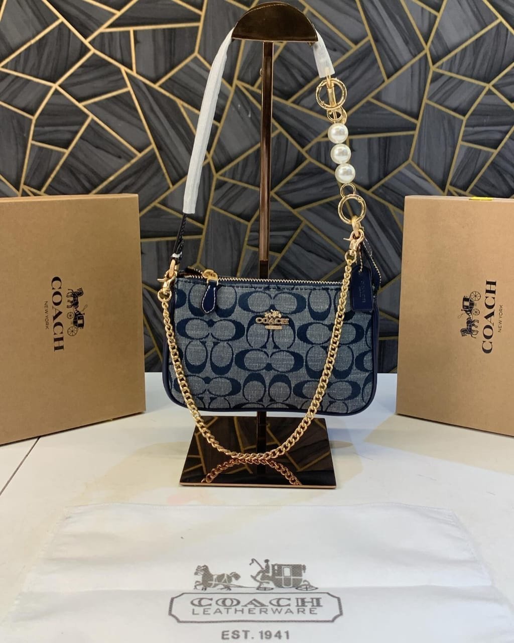 Coach_Classy_Flowe_Patch_Sling_Bag