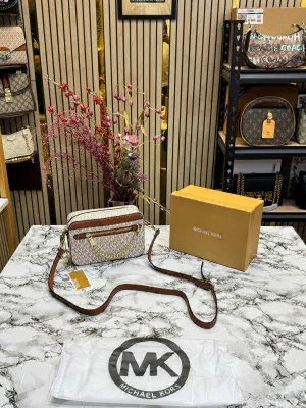 Michael Kors Jet Set Camera Crossbody With Sling With OG Box And Dust Bag (10399_Beige)(LB)