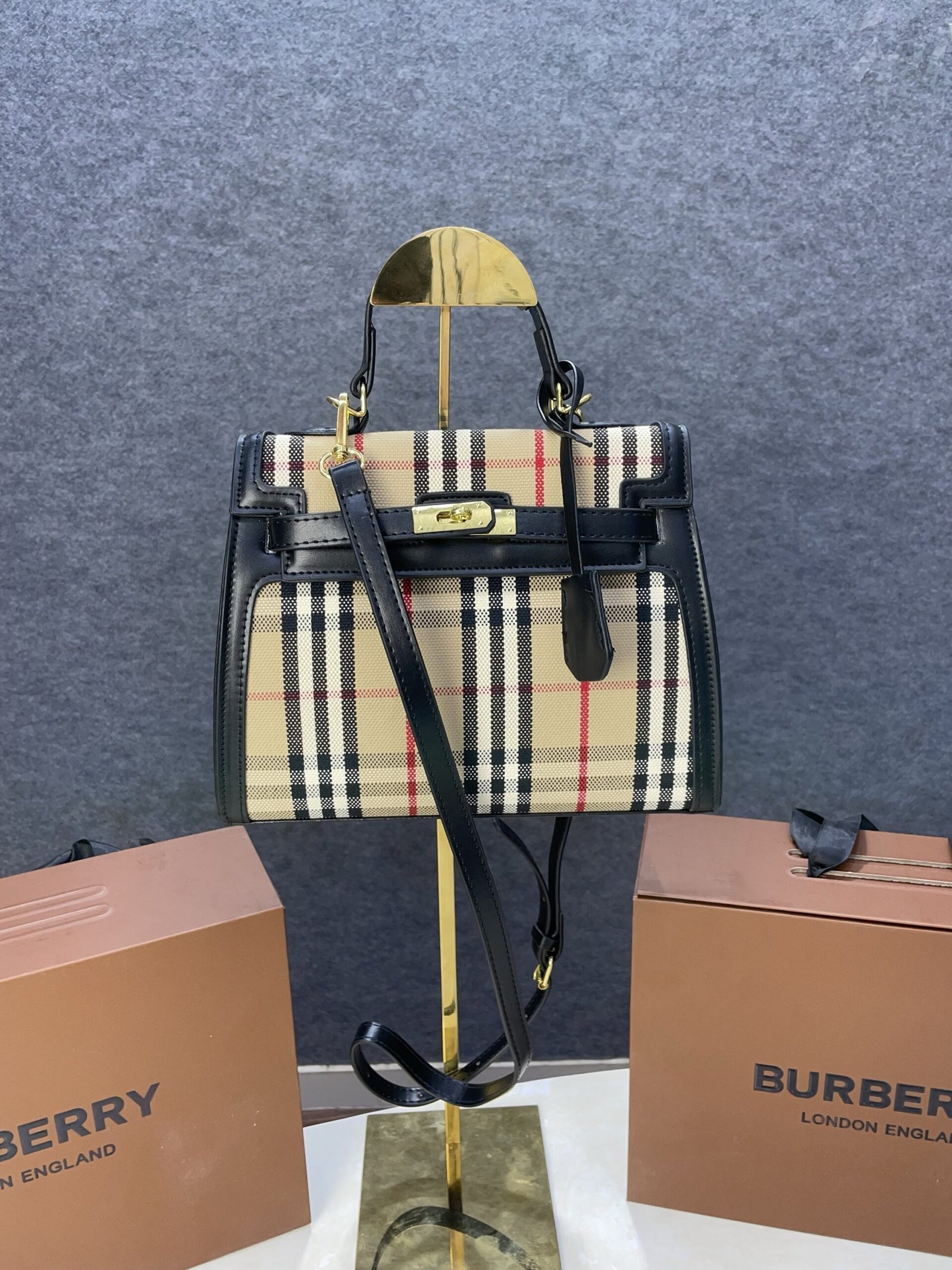 Burberry Title hand bag with folding box 323(BR)