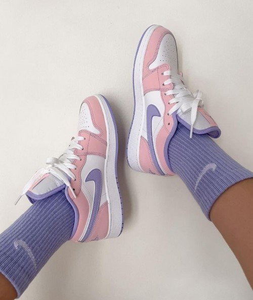 jordan retro 1 low SE ARCTIC PUNCH for her