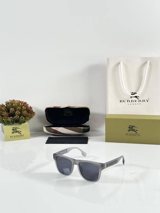 Burberry_Grey