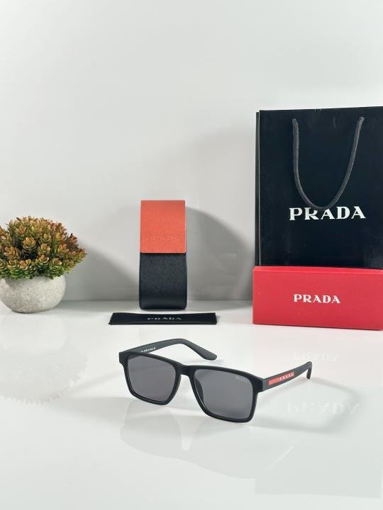 Prada_Black
