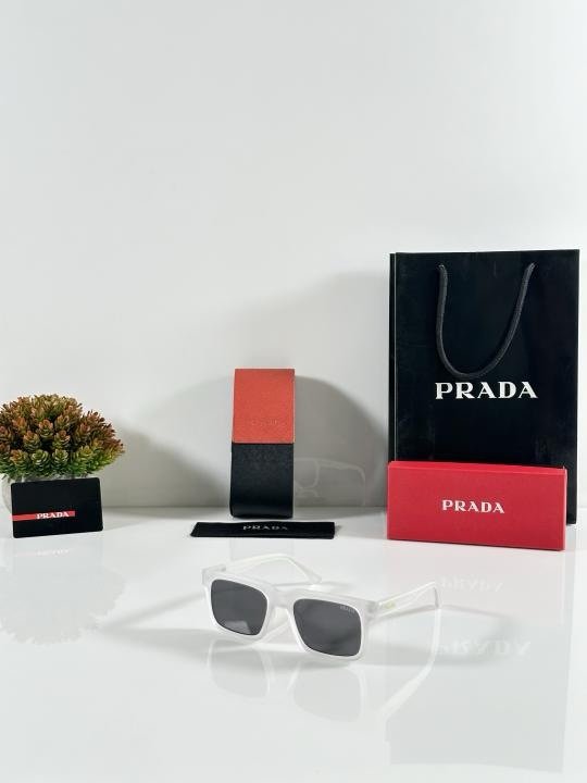 Prada 25 
Ice Black