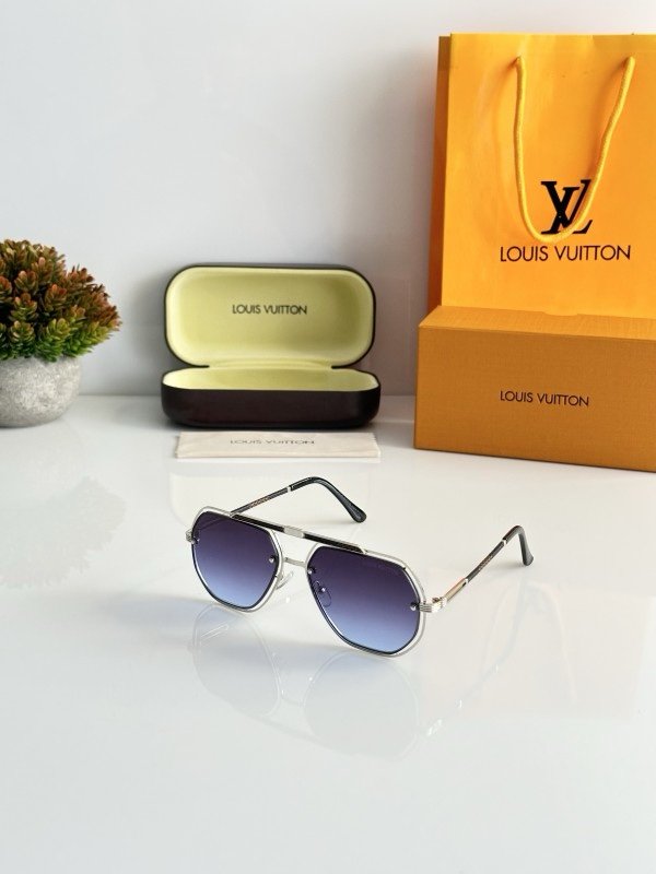 Louis Vuitton 
Silver_Blue